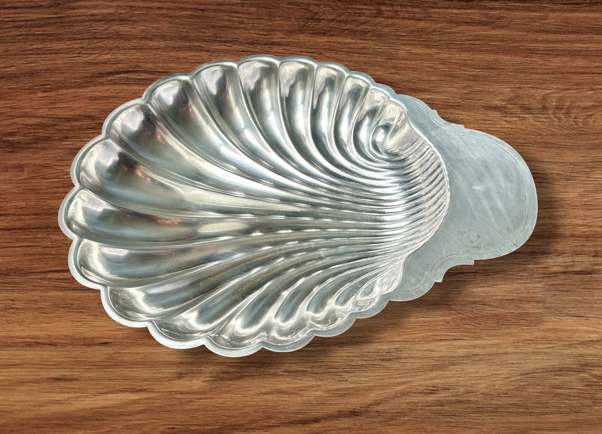 Grand plat de service Fleuron - Christofle en métal argenté forme coquille