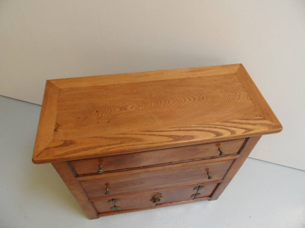Commode ancienne
