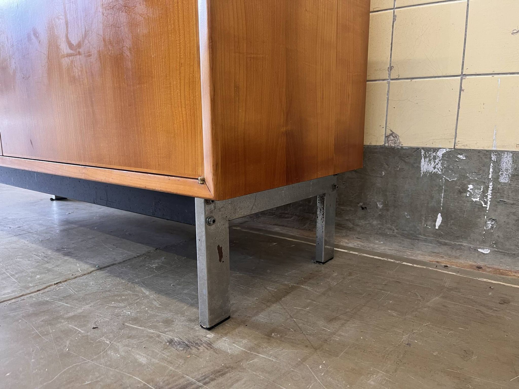 Vintage cabinet