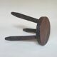 Tabouret tripode moderniste