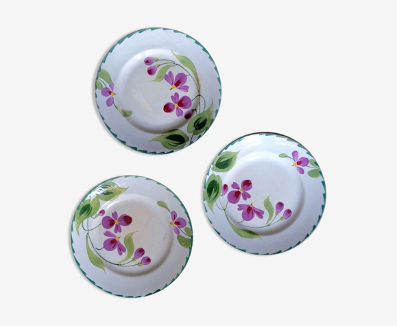 Ensemble de 3 assiettes St. Amand & Hamage 1896 - 1952 terre de fer décor florale peint à la main