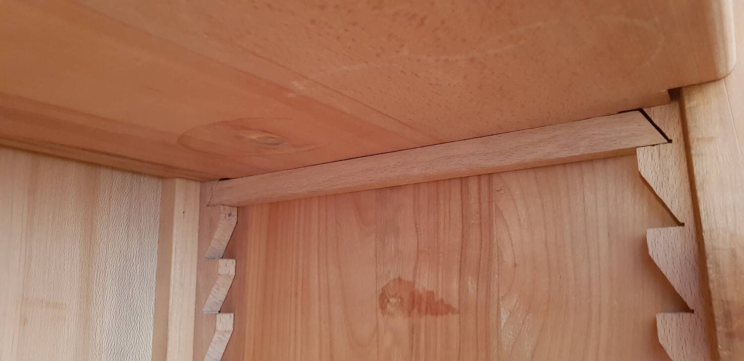 Solid wood bonnetière