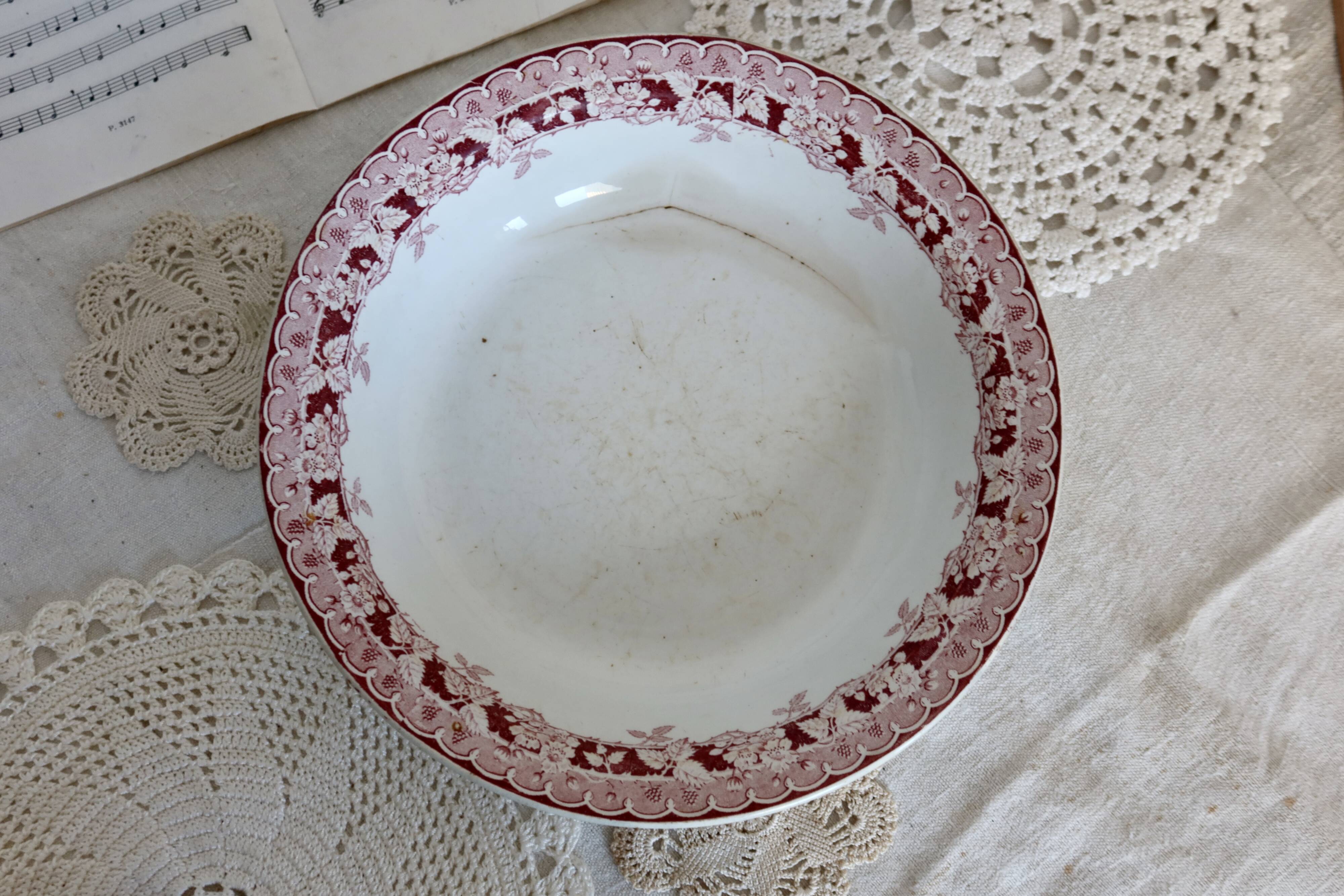 Antique hollow round serving dish iron earth Saint Amand and Hamage model Murier rouge