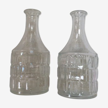 Lot de 2 flacons anciens en verre