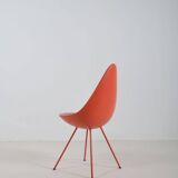 Drop 3110 chair designed by Arne Jacobsen for Fritz Hansen