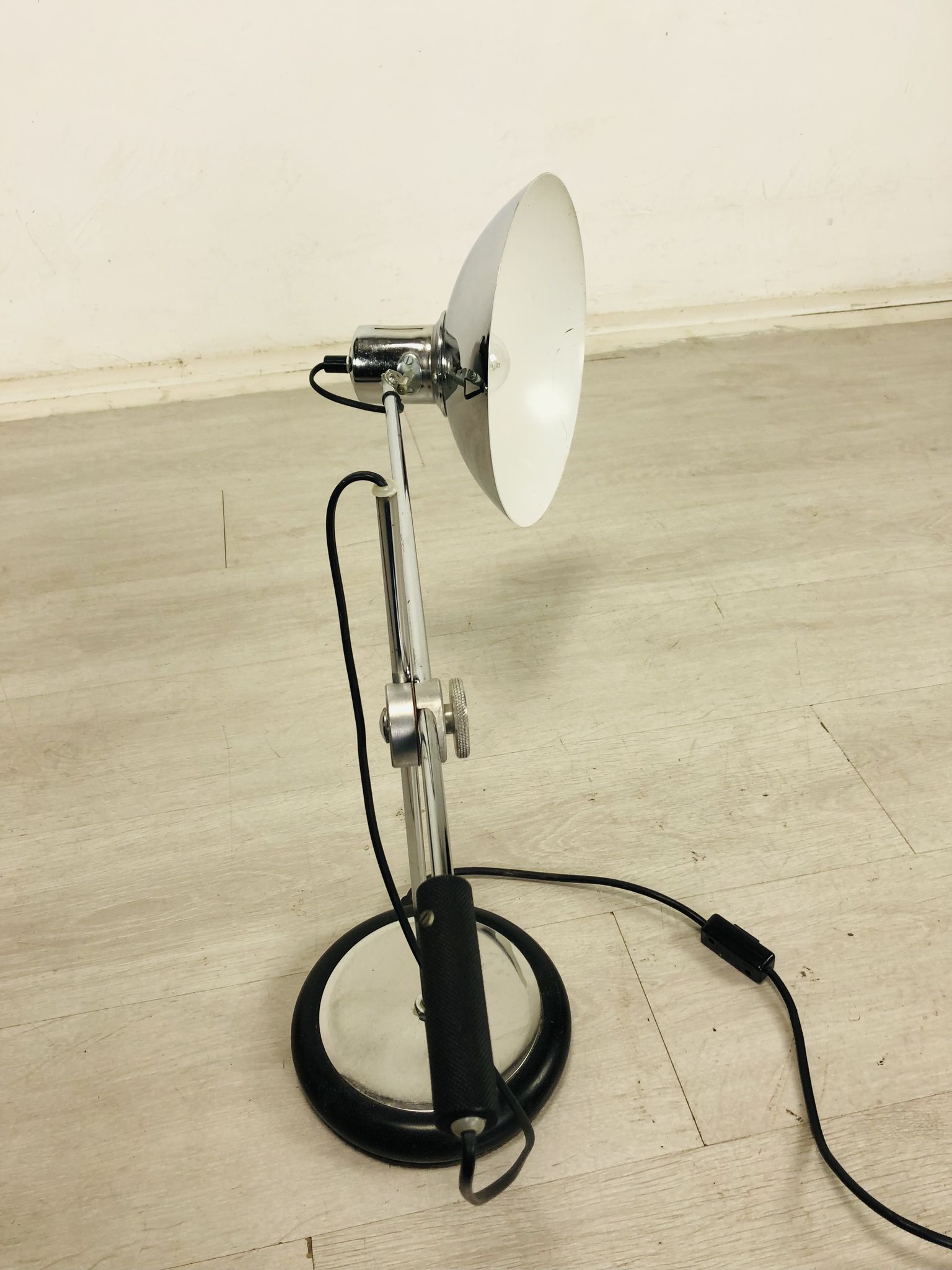 Grande lampe chromée