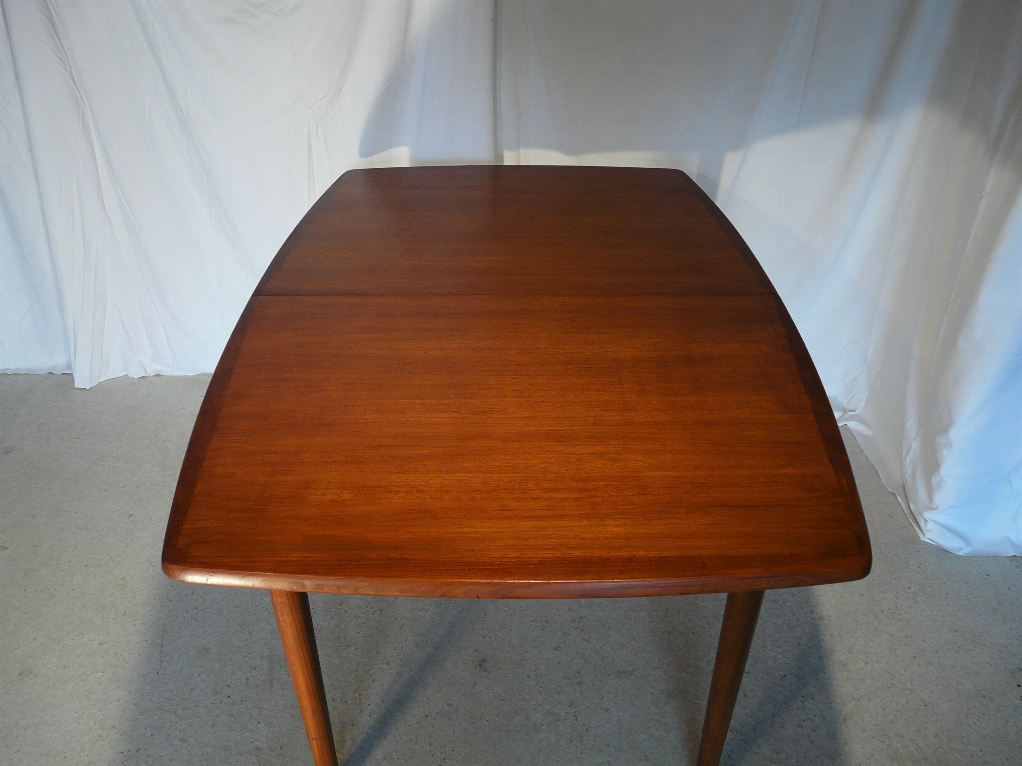 Scandinavian vintage extendable rectangular table
