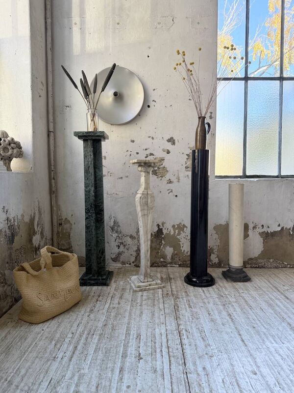 Ensemble 4 colonnes ou socles en marbre