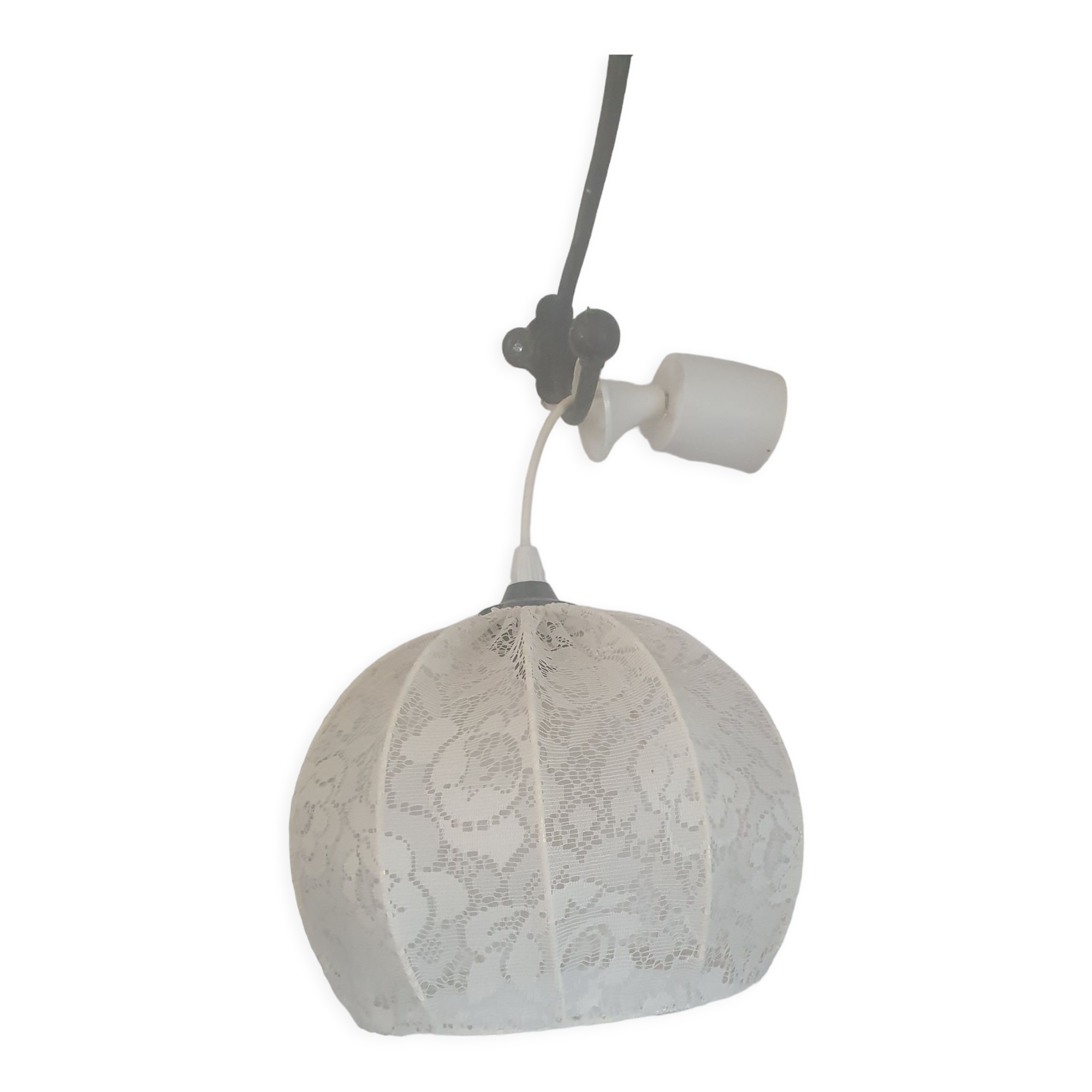 Suspension vintage luminaire in white lace diam 30 height 25