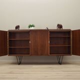 Buffet haut en noyer, design danois, années 1960, production : Danemark
