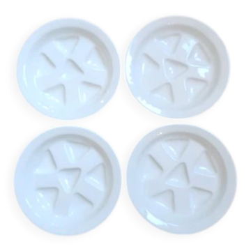 4 vintage snail plates in white porcelain by Pillivuyt