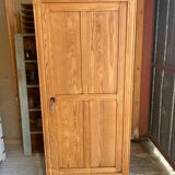 Armoire parisienne