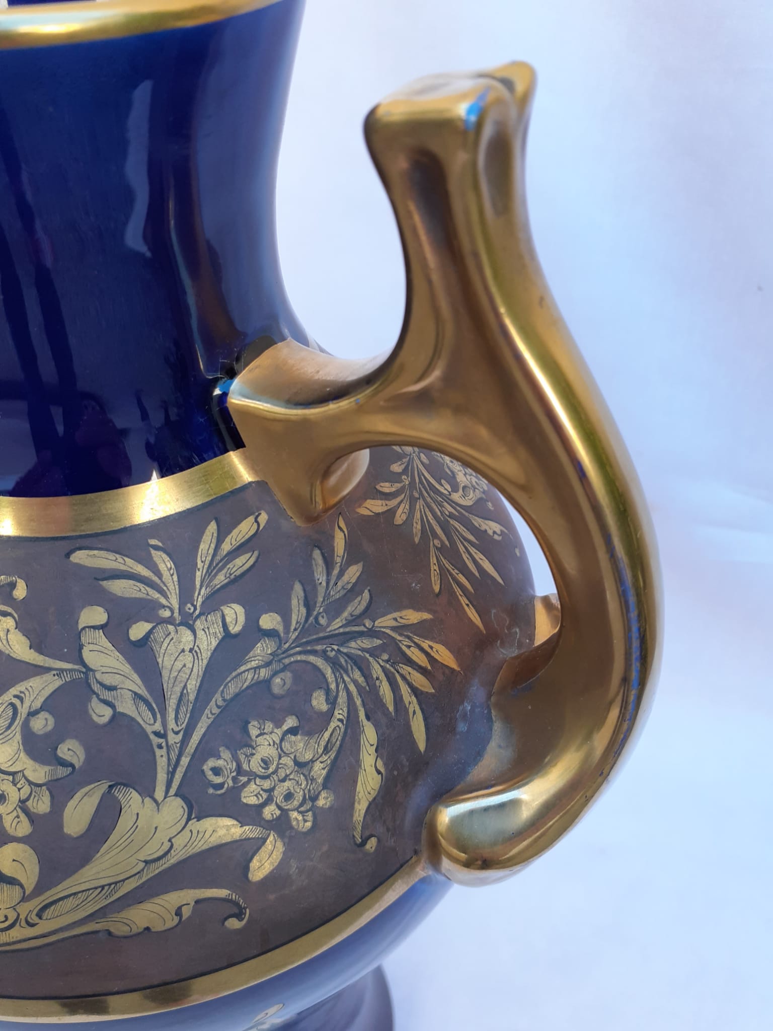 Vase en porcelaine de Tours