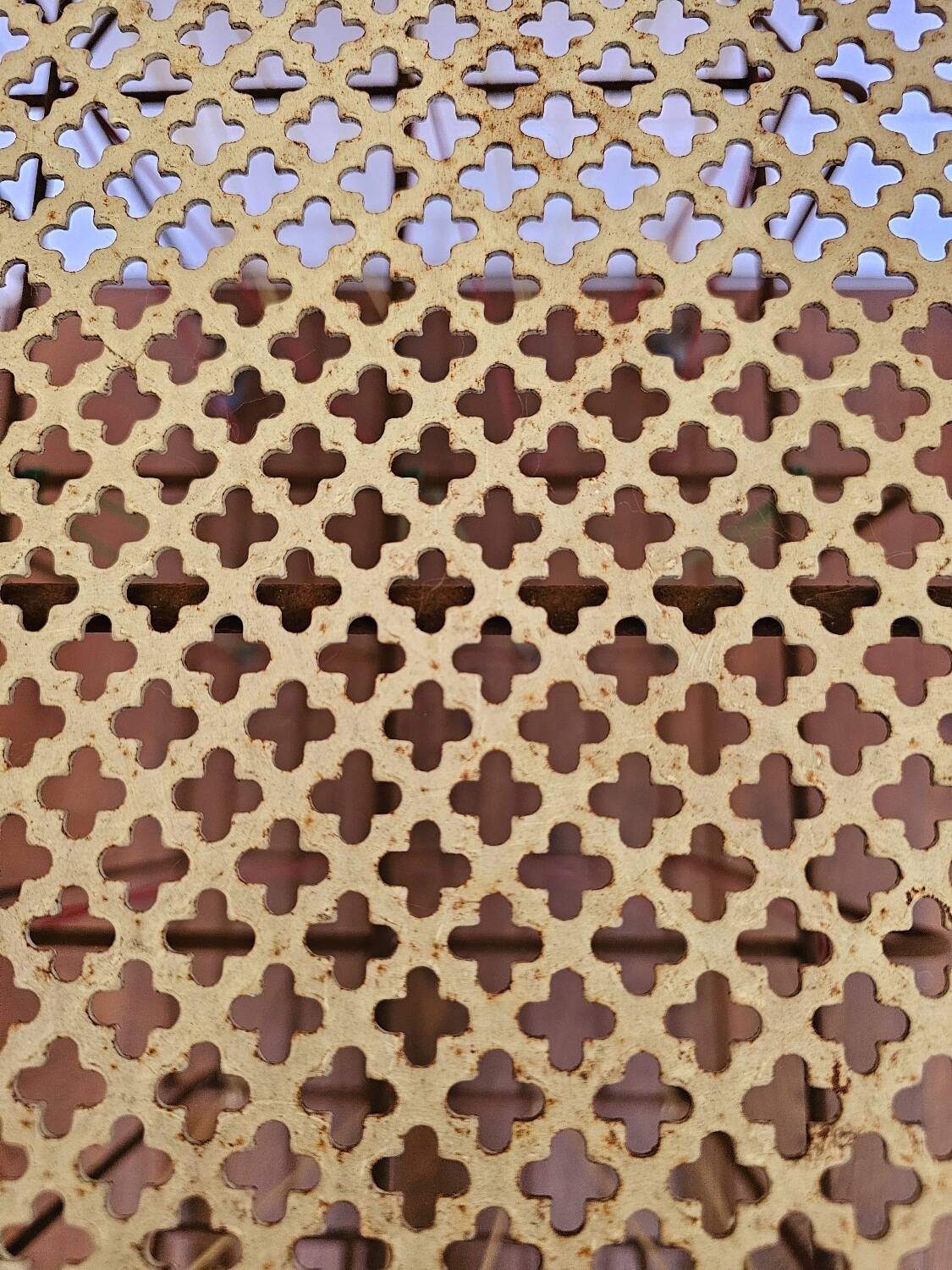 Metal vinyl coffee table