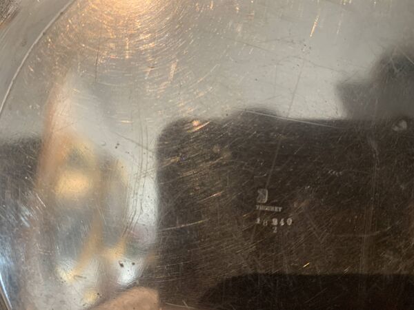 Bouillon couvert et deux petits plat en métal argenté XX siècle