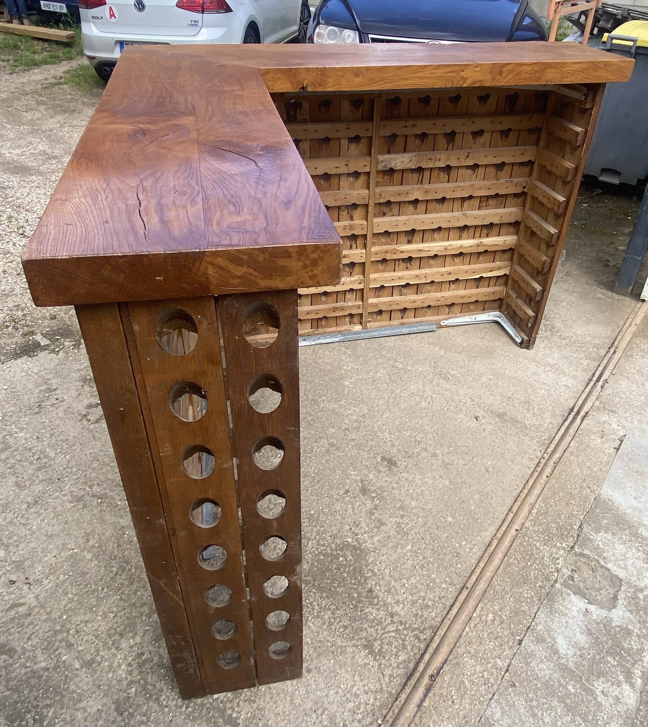 L-shaped walnut solid wood bar, professional furniture, bistro counter, reception.