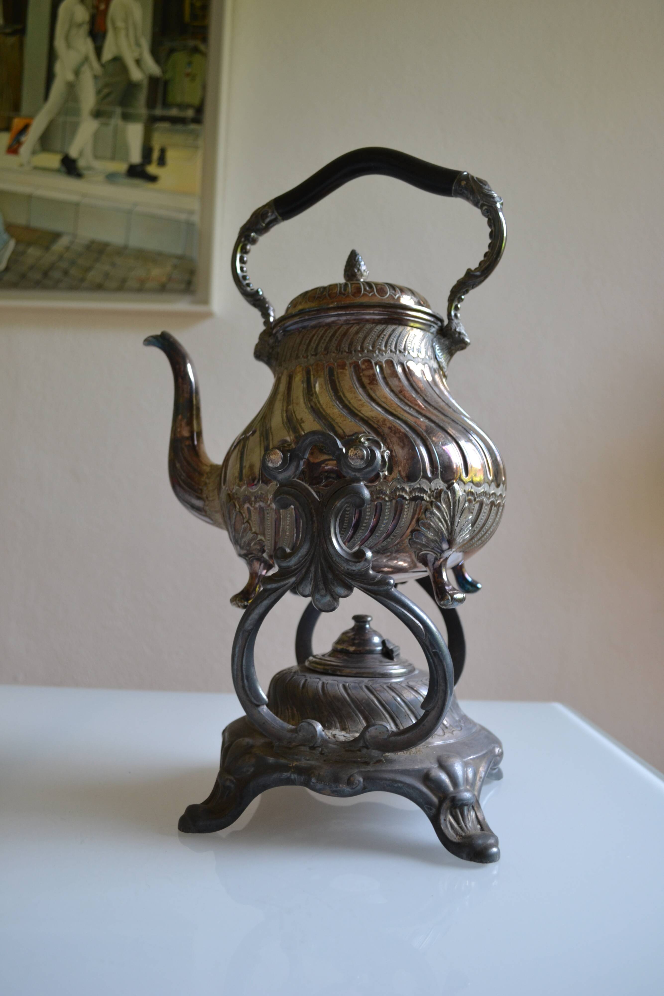 Art Nouveau teapot or samovar in silver-plated metal by goldsmith Victor Saglier