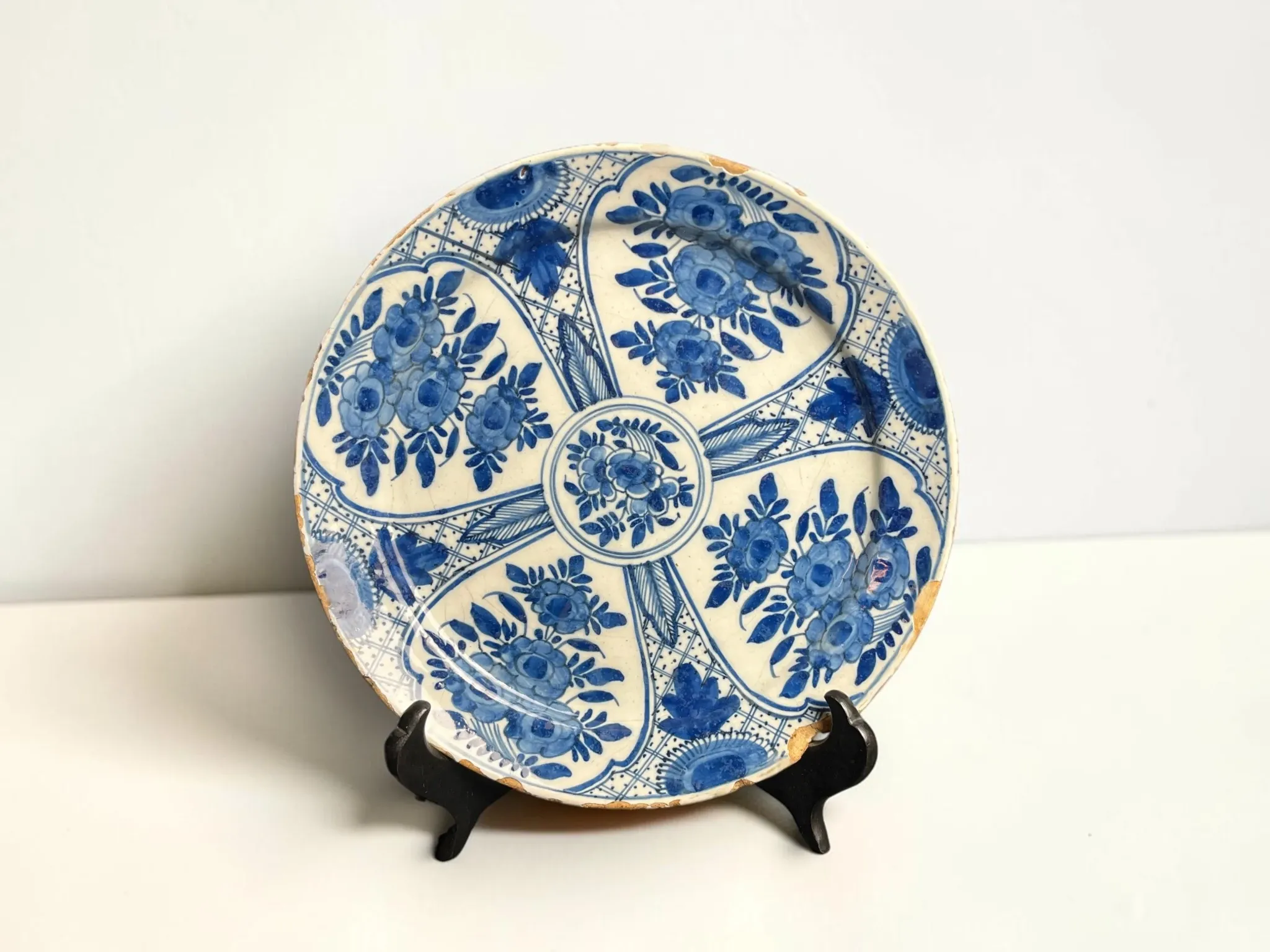Delft, faience plate decorated in Kraak style, De Grieksche A manufacture, 18th century.