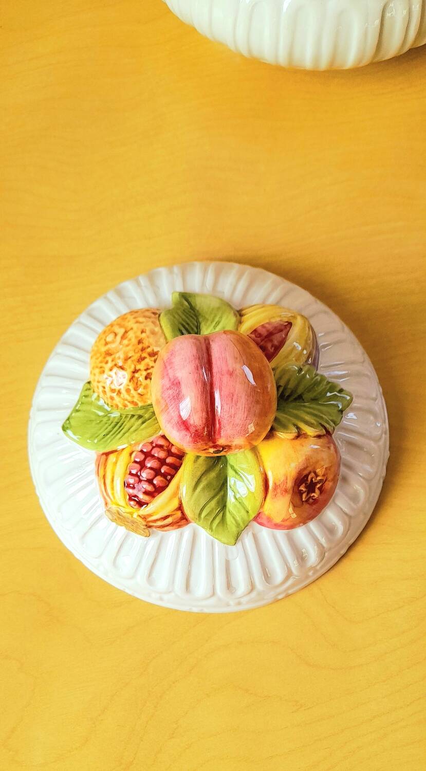 Candy dish in barbotine, Nove Italy.