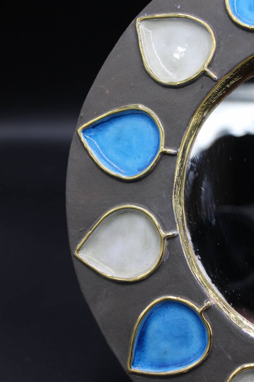 mirror model "pique" by Mithé Espelt