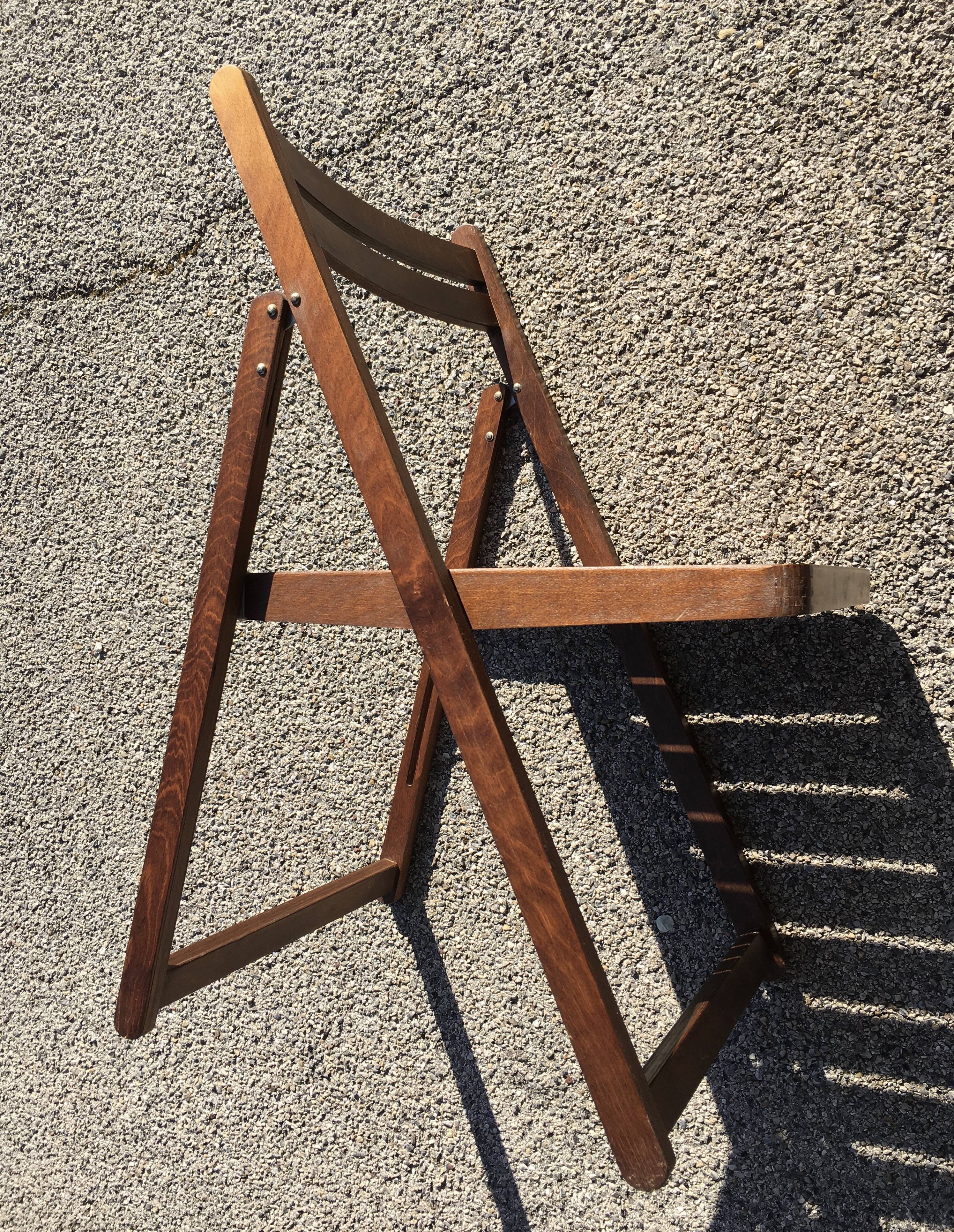 Folding wooden chair
