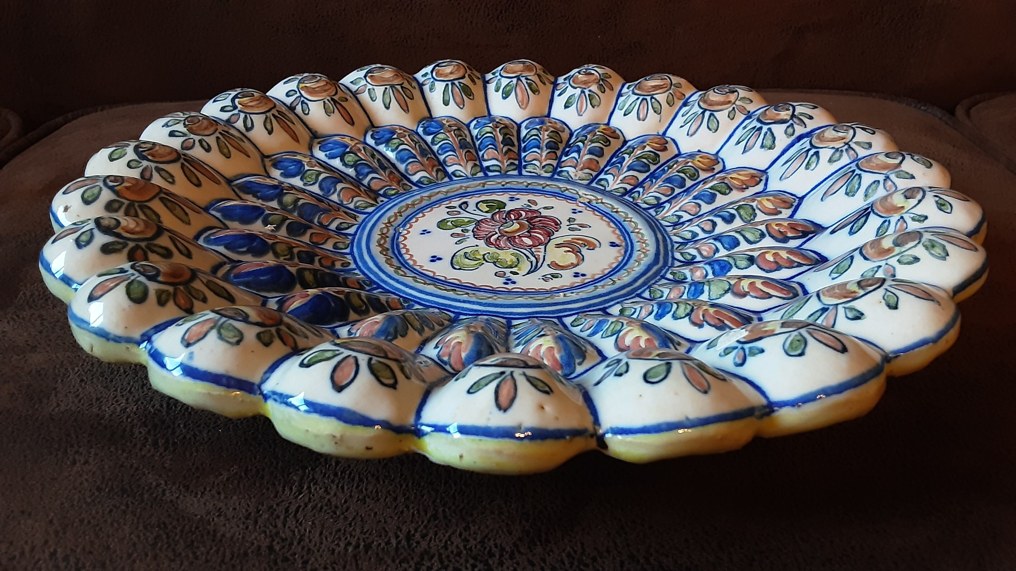 Decorative plate M-A