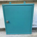 Metal medicine cabinet