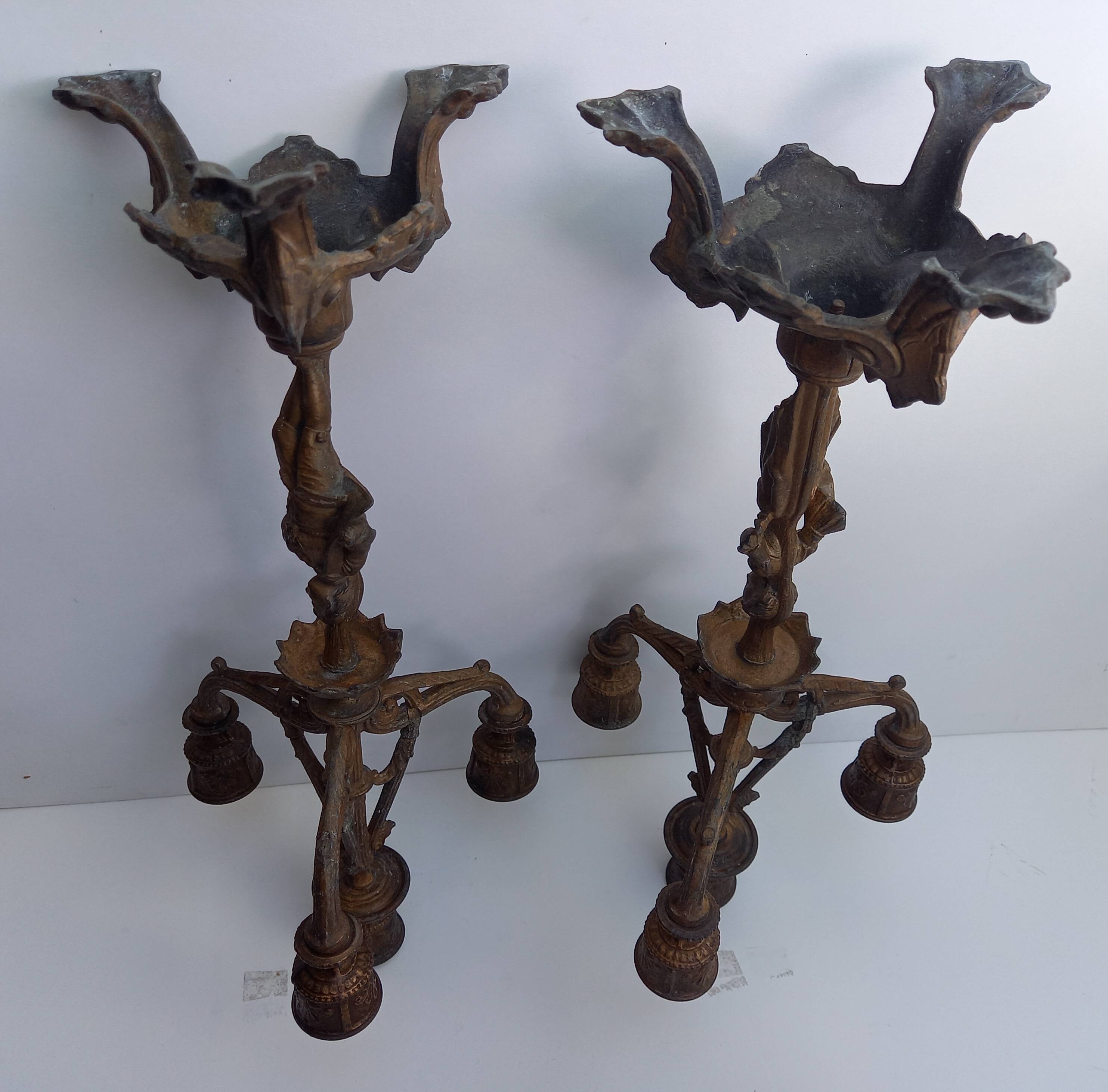 Regulate candlesticks - Pair of Louis XV characters