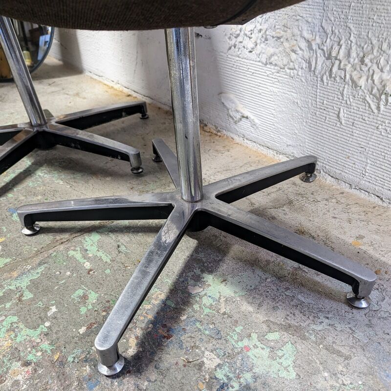 Swivel vintage chair