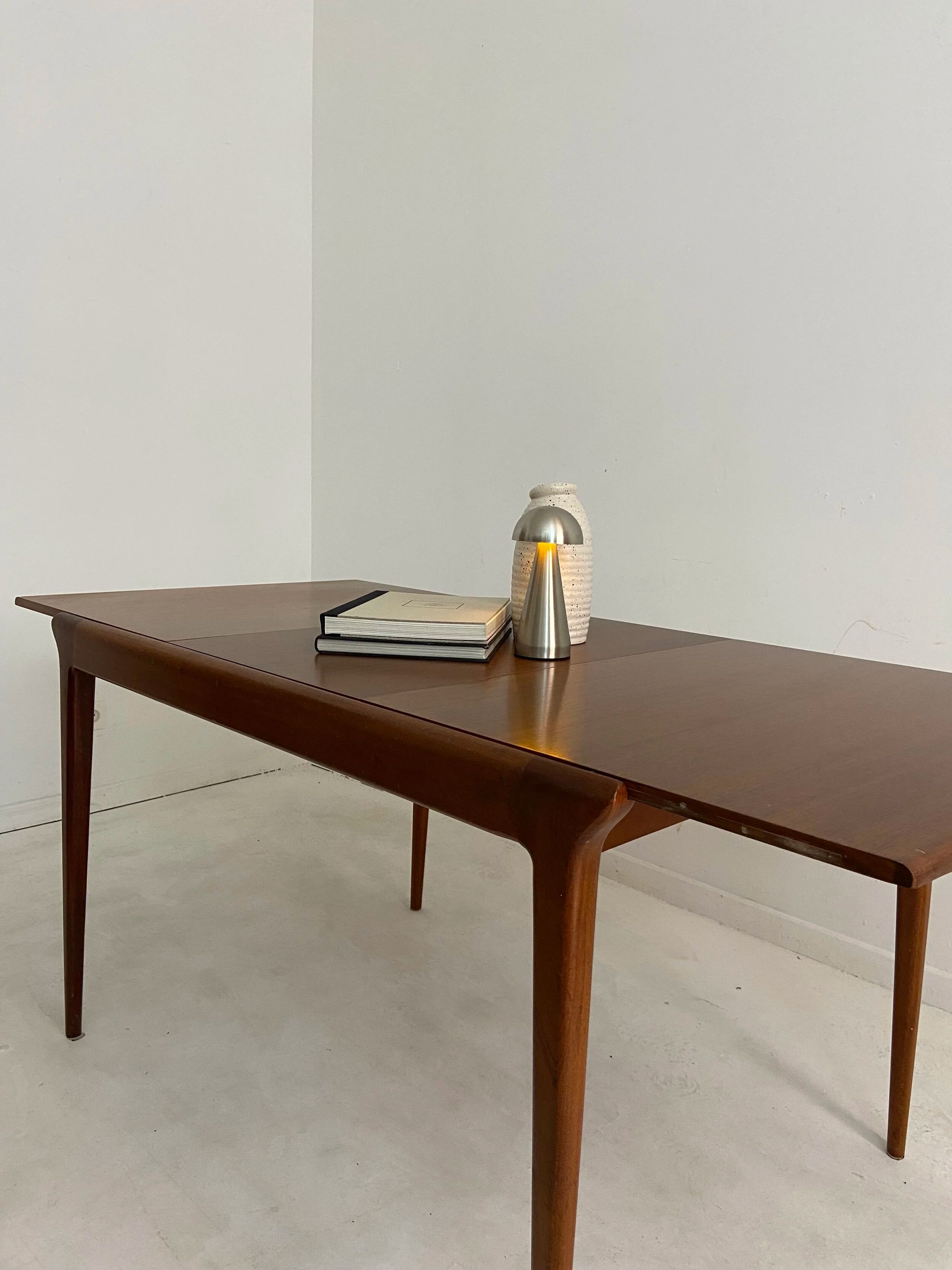 Table vintage McIntosh scandinave en teck – années 60