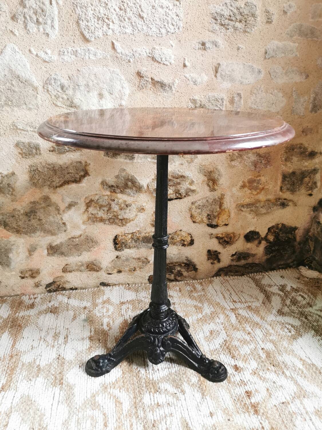 Round bistro table, cast iron base | Selency