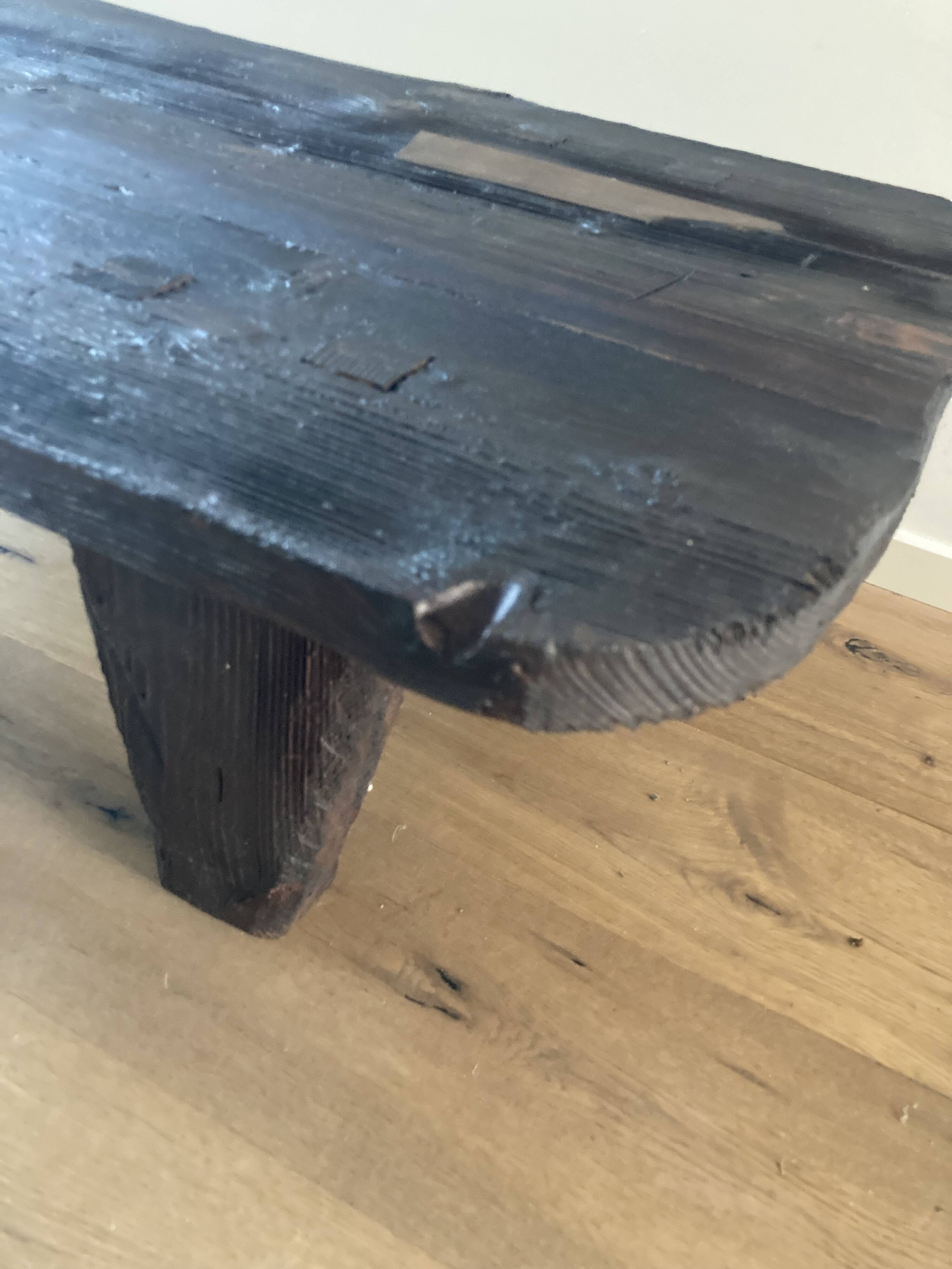Table basse forme organique