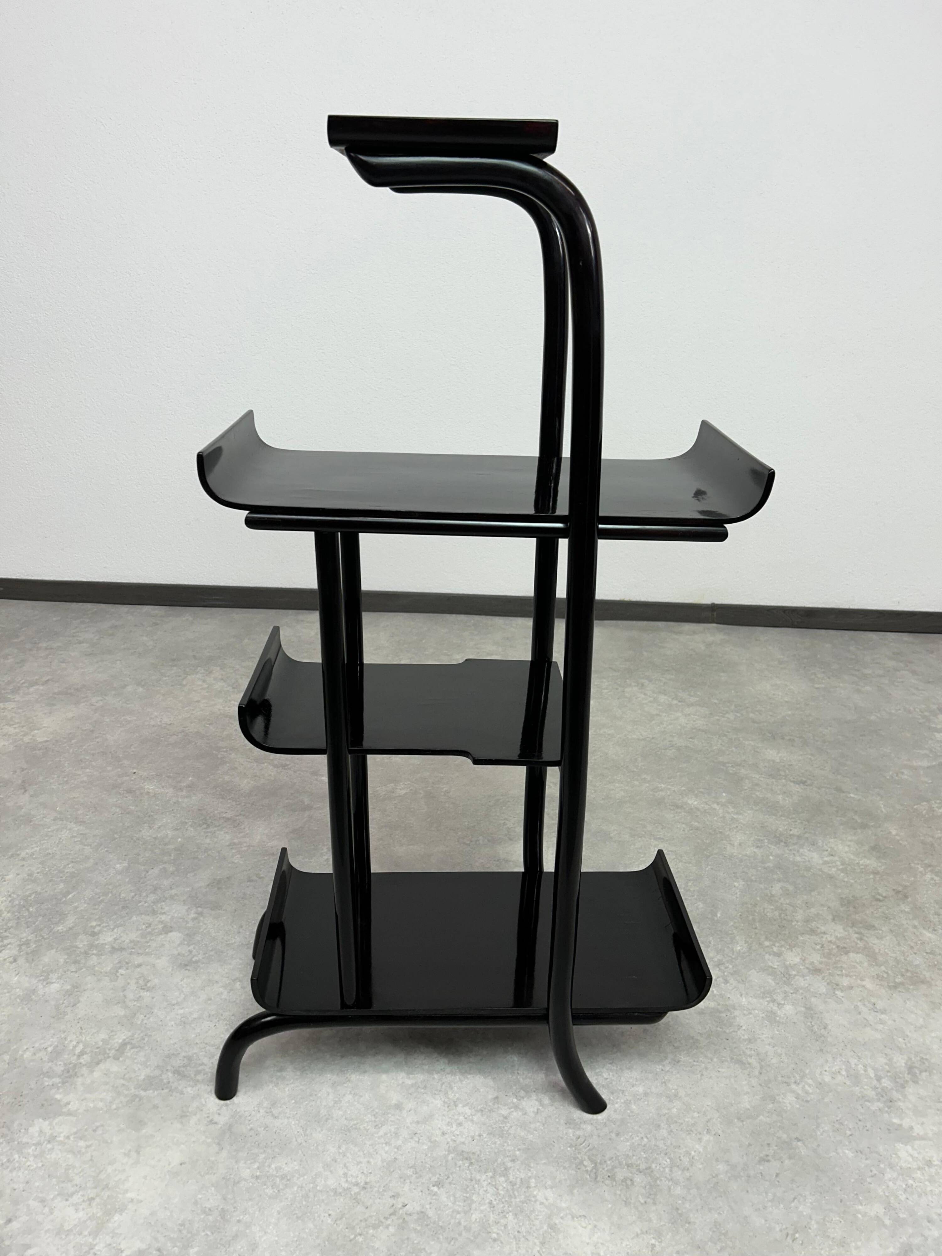 Très rare porte-plante pagode D68 par Thonet Mundus