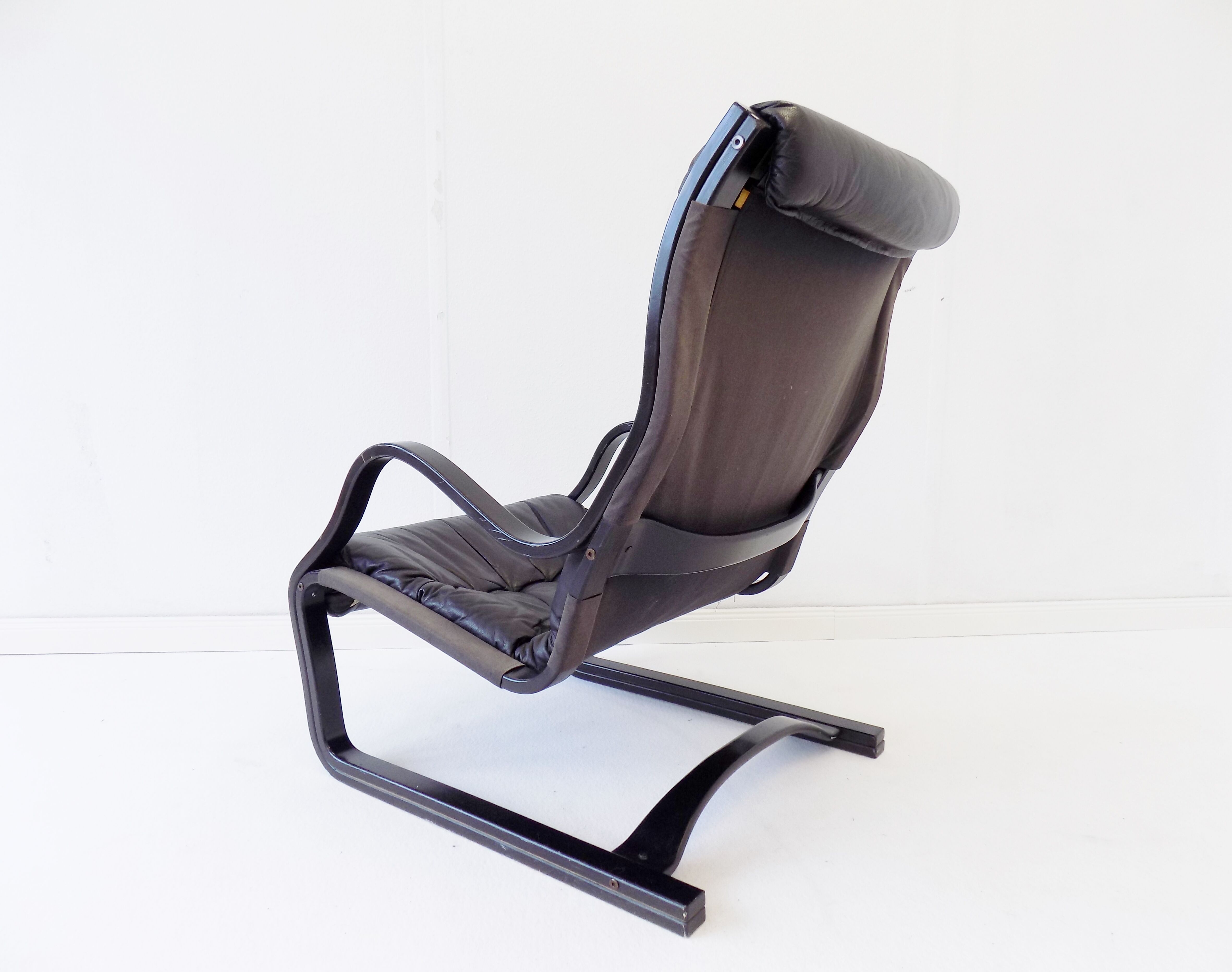 Asko Koivutaru black leather armchair by Esko Pajamies