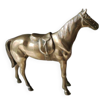 Vintage horse sculpture in stopping/observation position, in solid brass. 23 x 19 cm