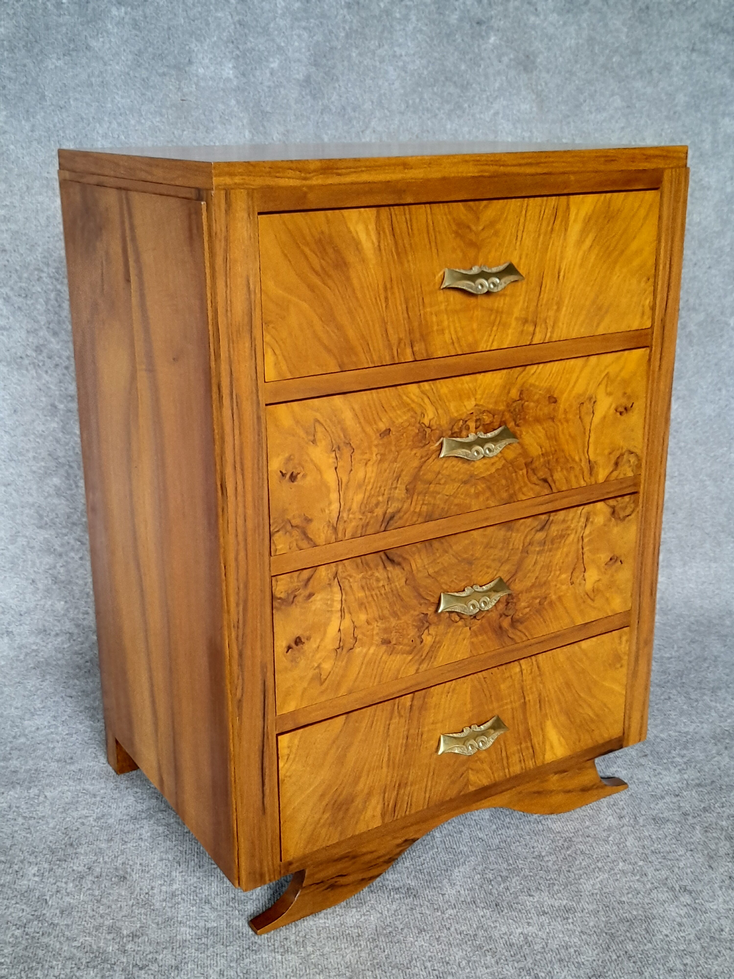 Commode Art Déco en noyer