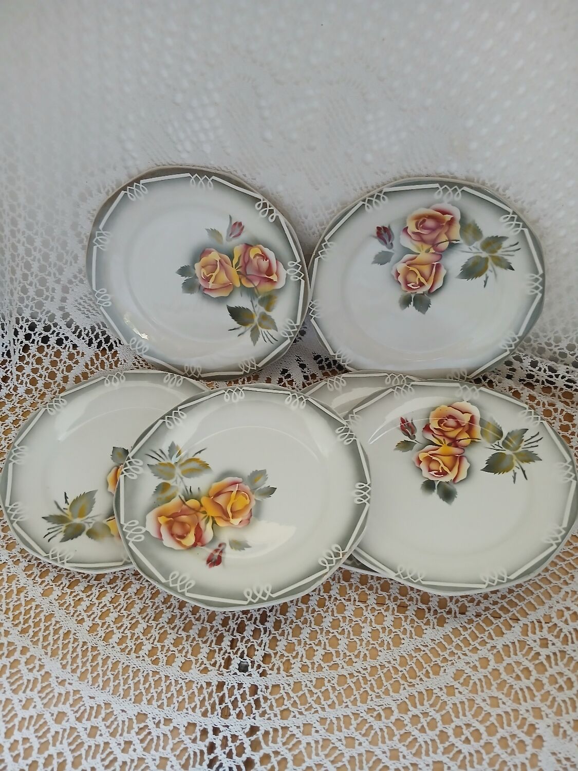 6 Digoin and Sarreguemines dinner plates