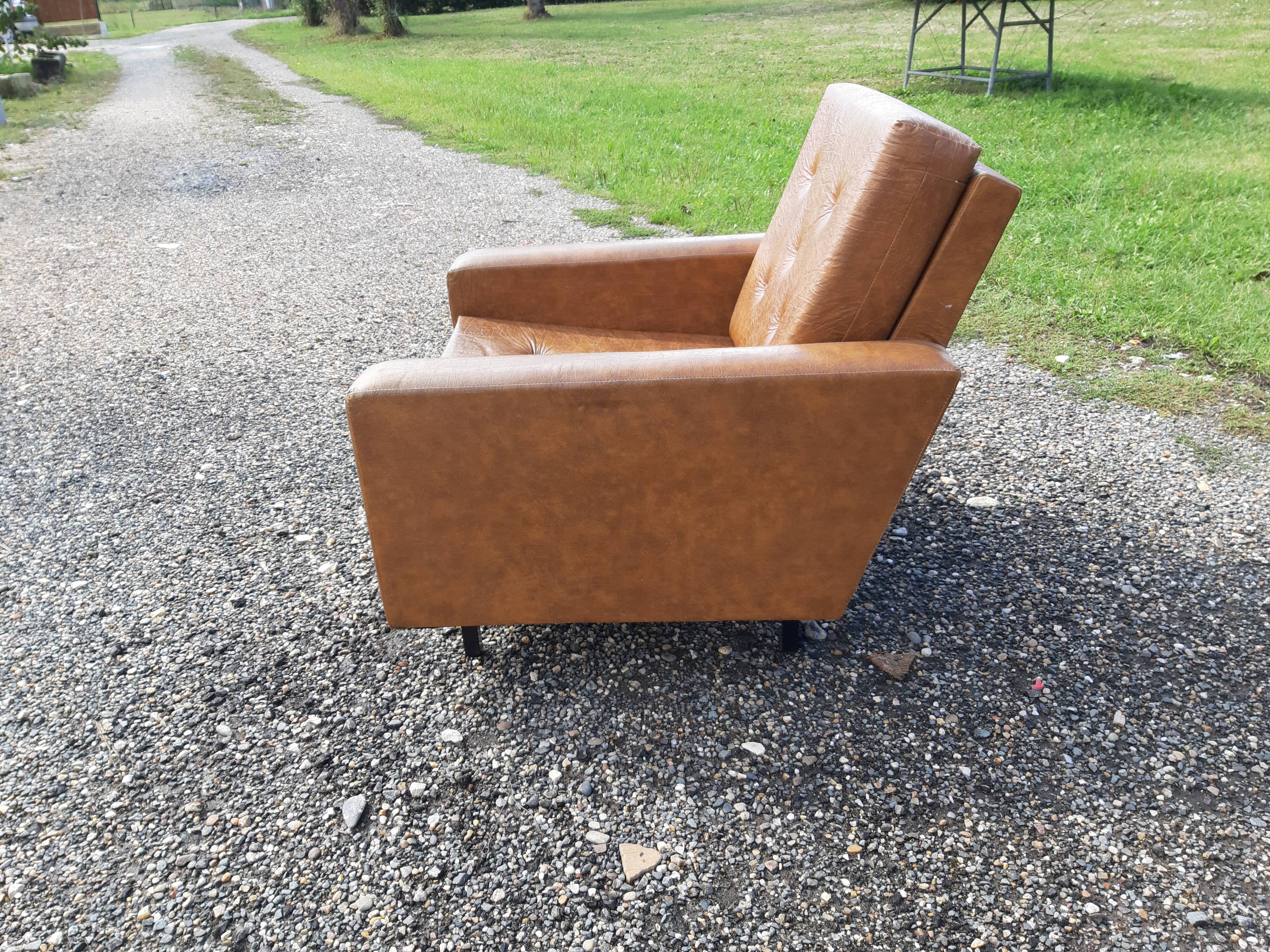 Fauteuil années 60 skai marron