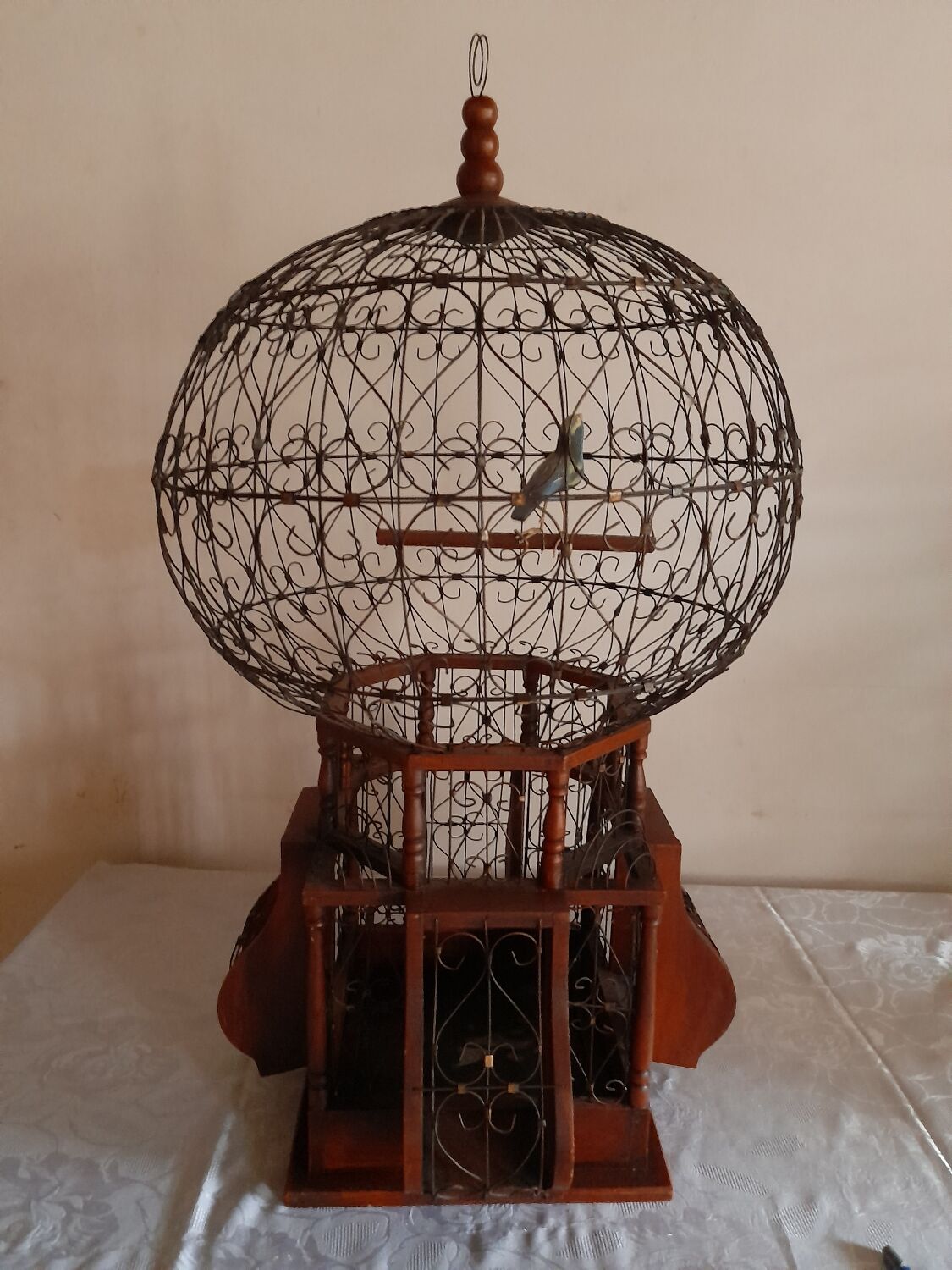 Hot air balloon style birdcage