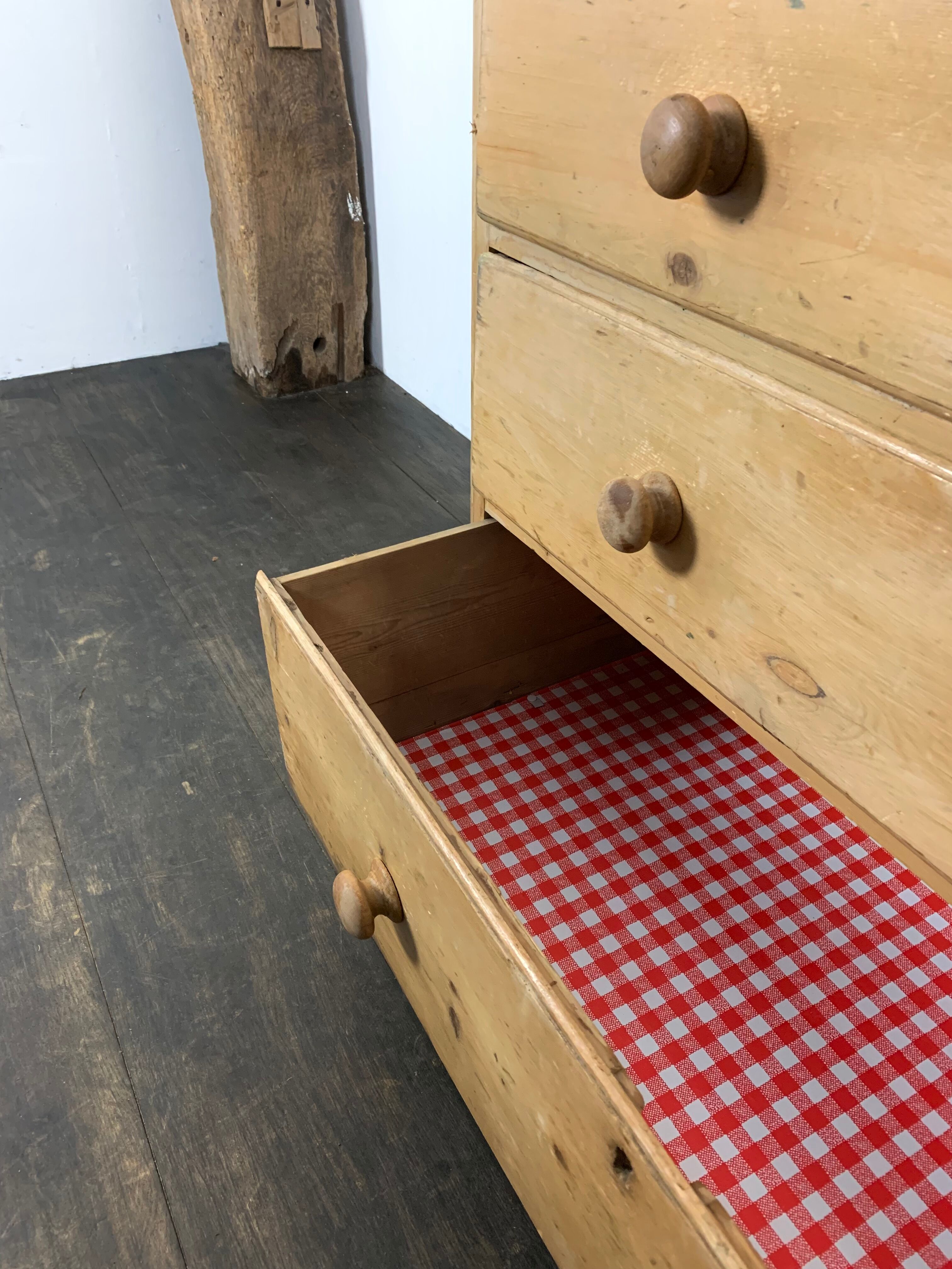 English chest of drawers pine