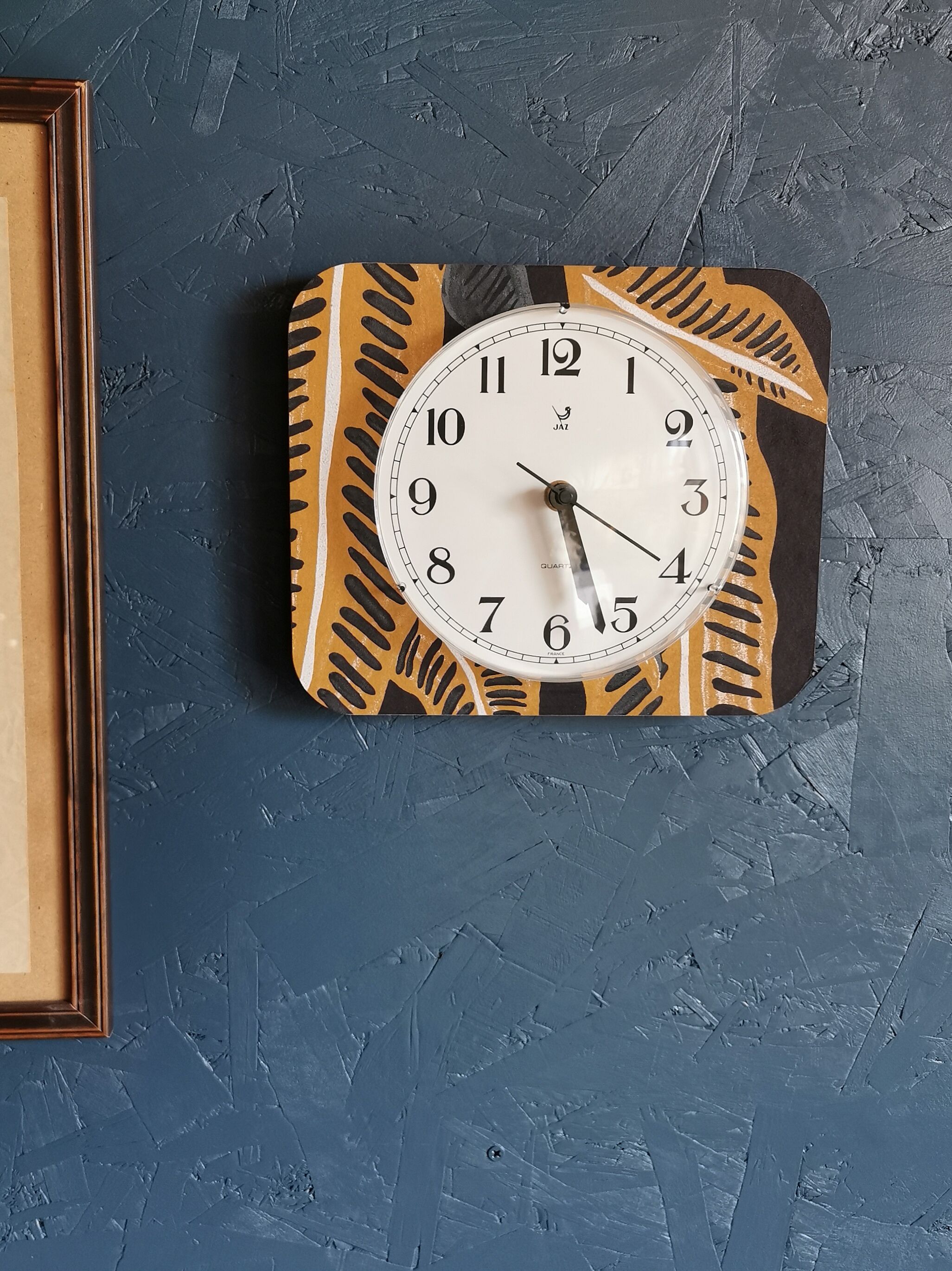 Silent rectangular vintage wall pendulum clock "Jaz ochre gray"