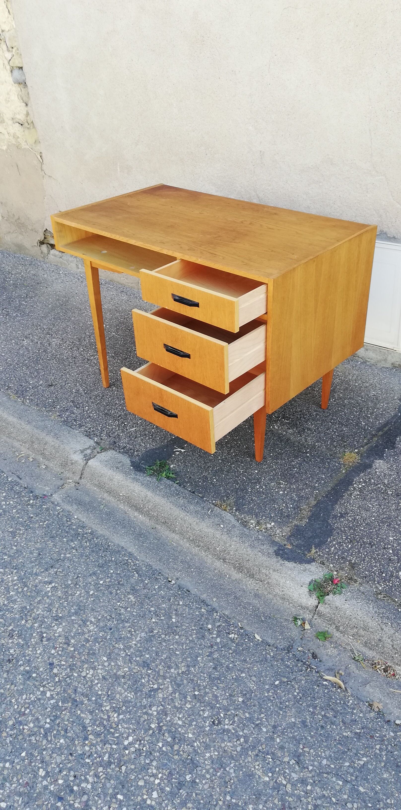 Vintage desk 3 drawers