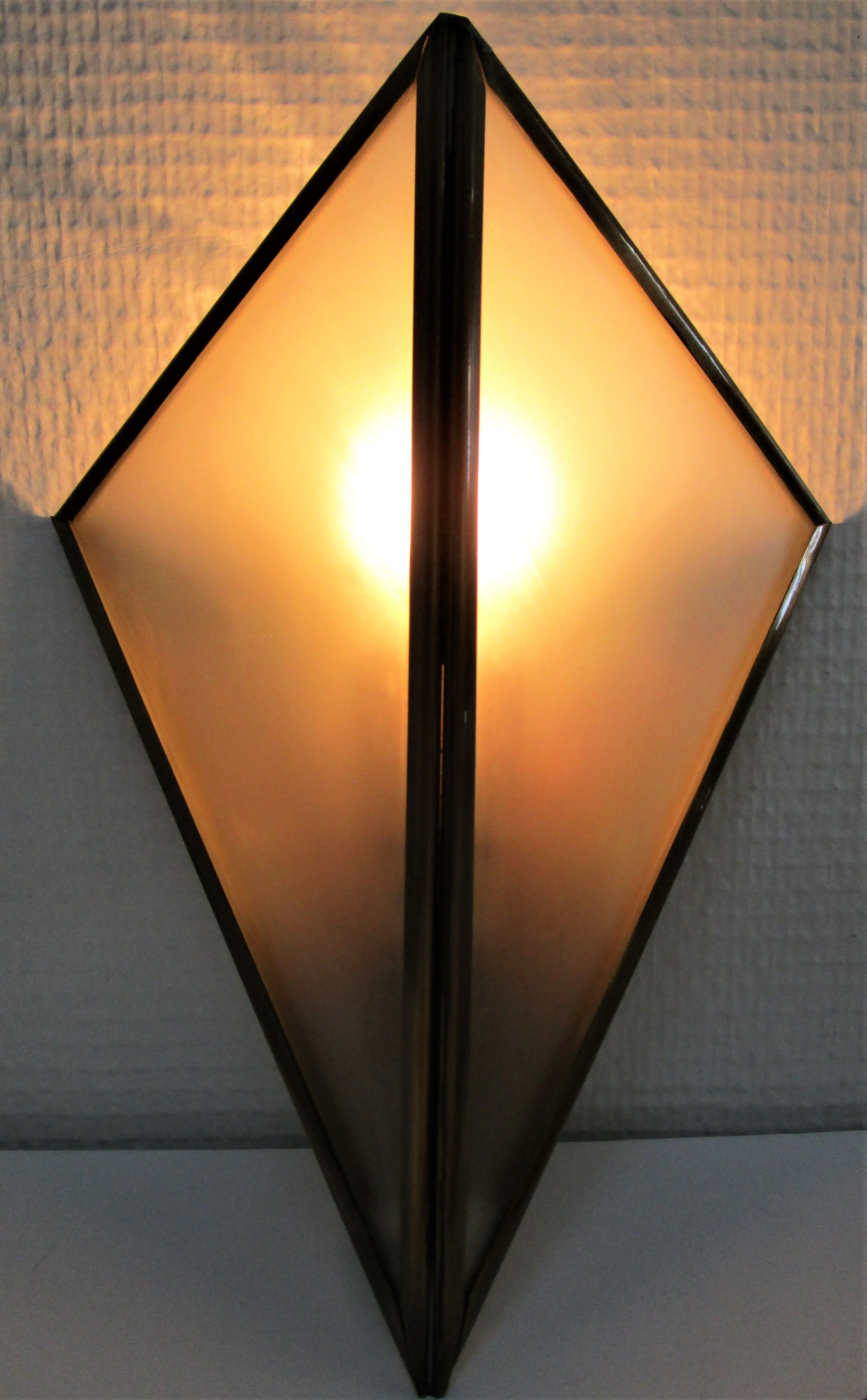 Paire d'appliques en laiton et verre design