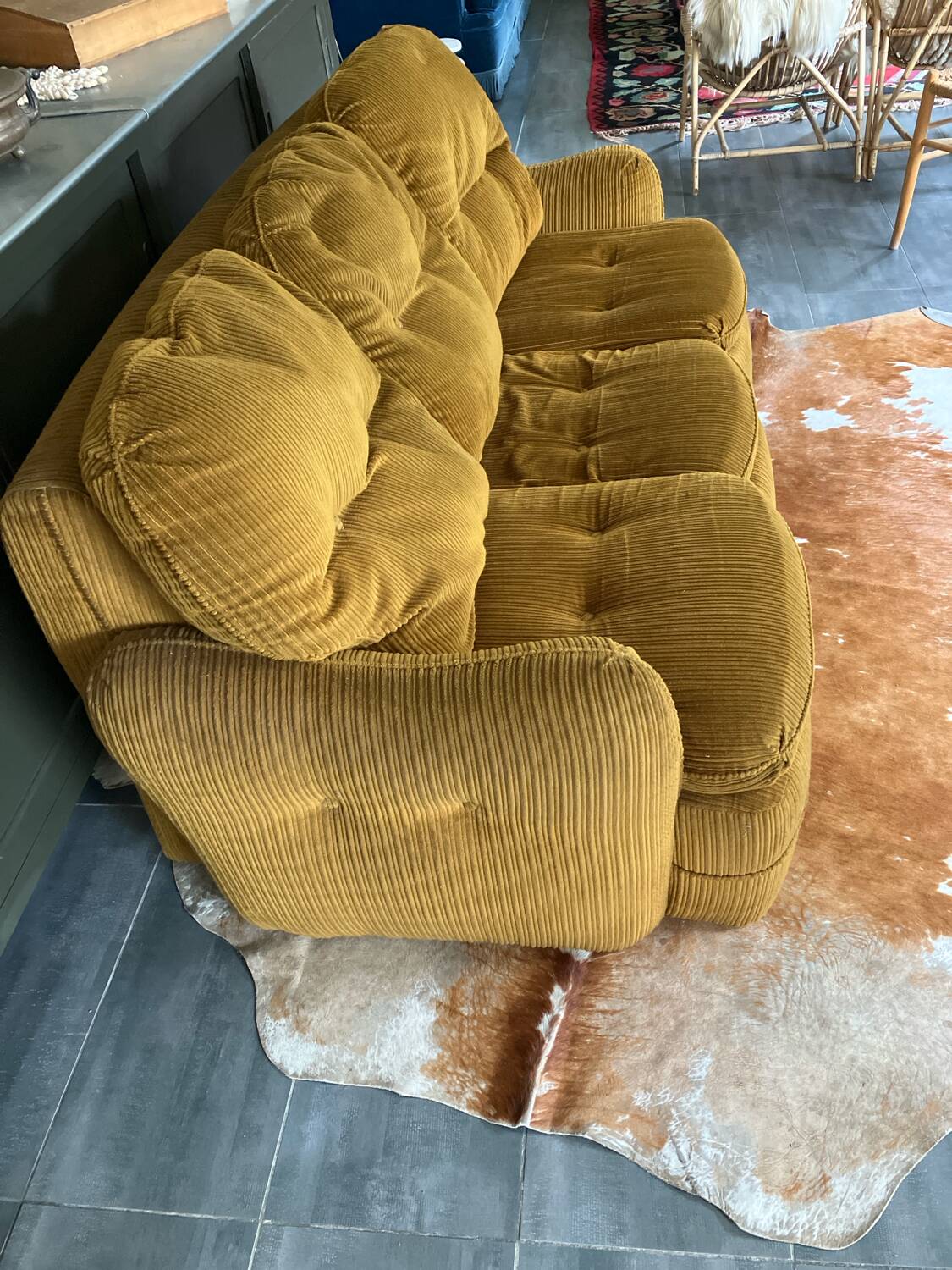 3-seater velvet sofa bed