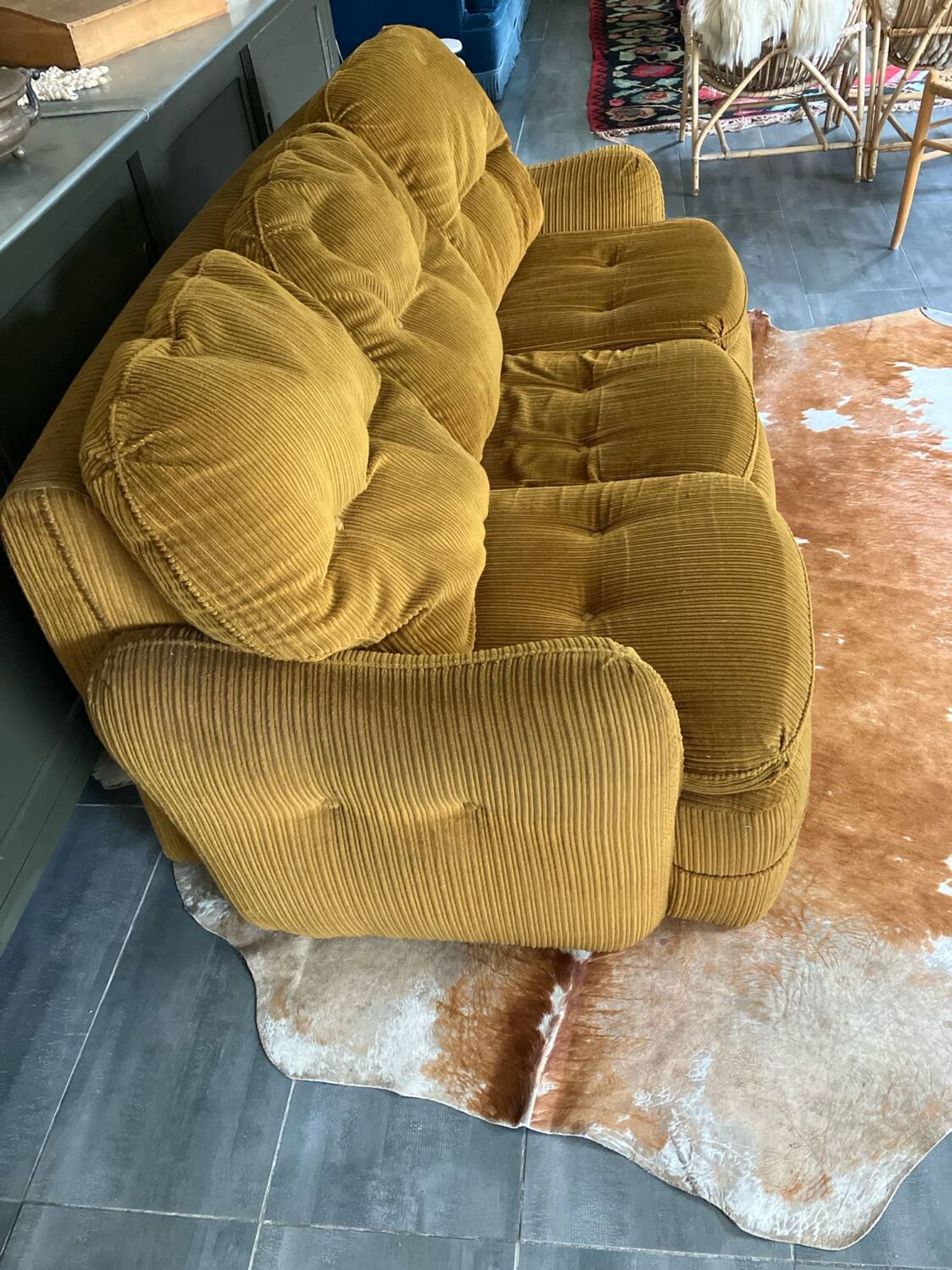 Velvet 3-seater sofa bed
