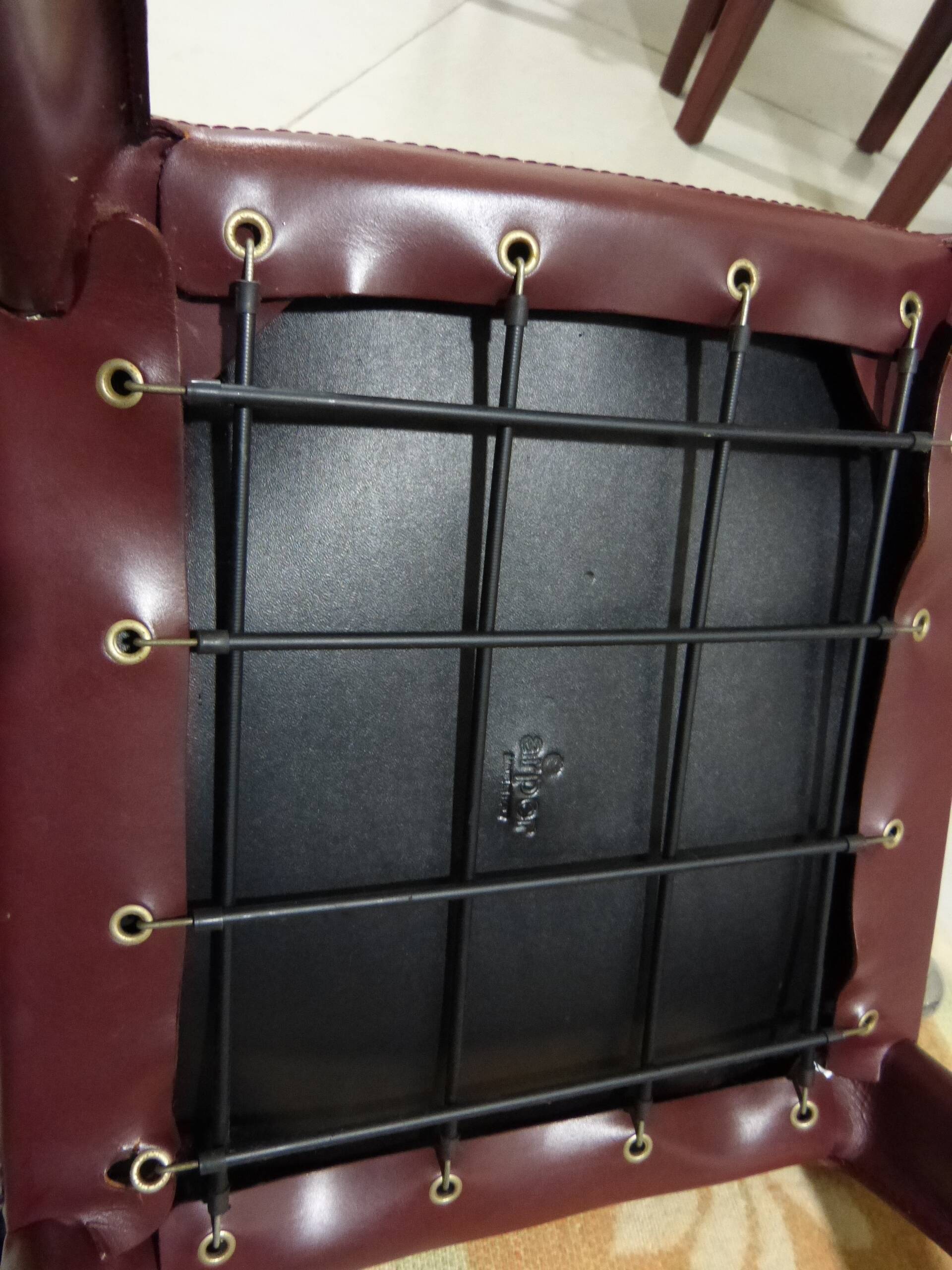 Chaises Arcadia en cuir Arper Italie années 1980, set de 4