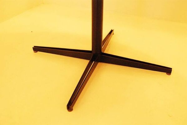 Table Osvaldo Borsani 1950 édition tecno