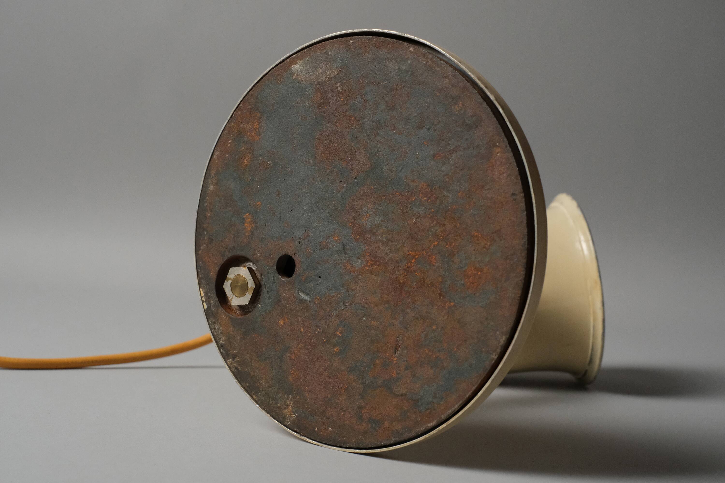 Lampe de bureau articulée Bauhaus type Kandem, émail crème, Allemagne 1930s