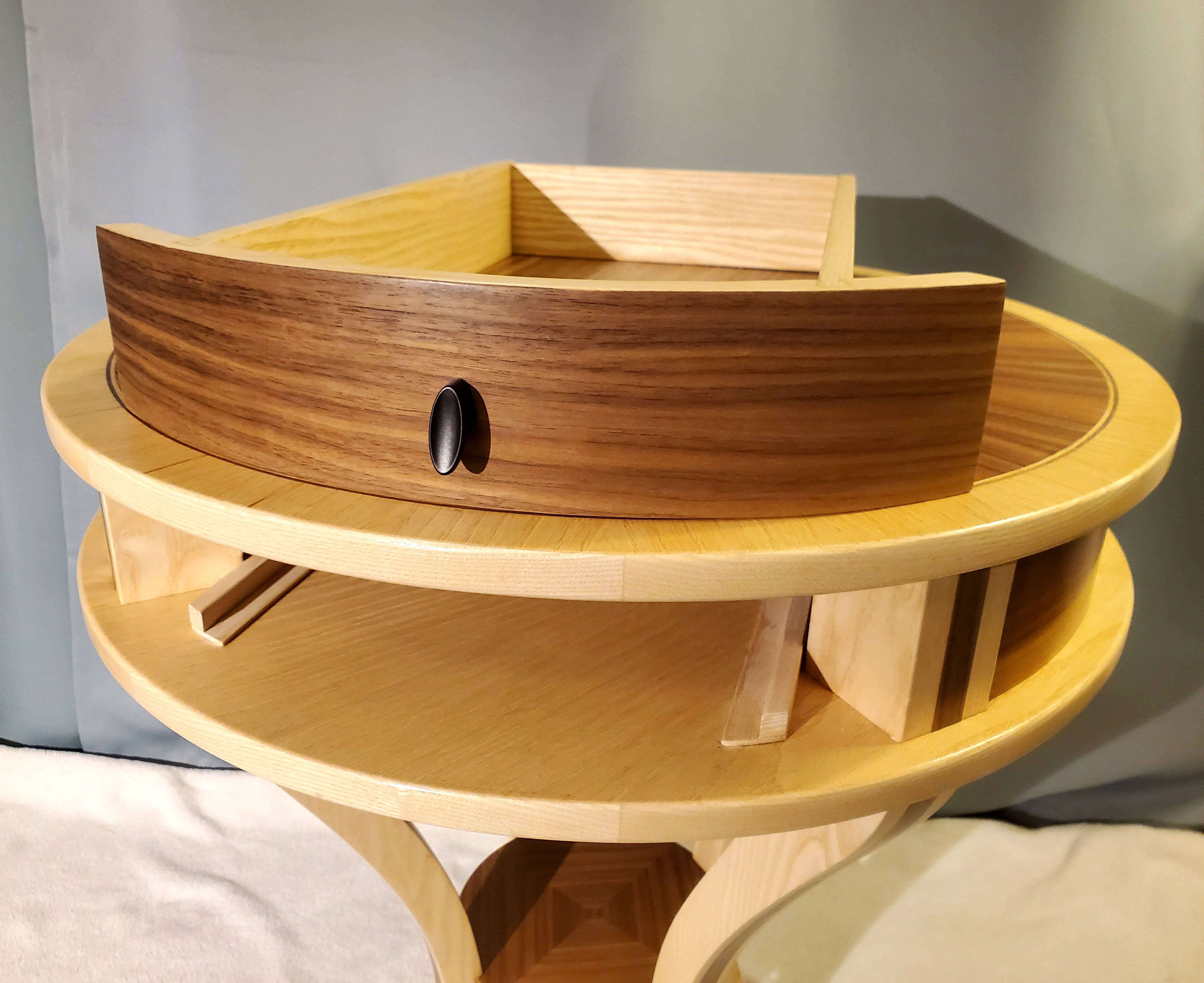 Pedestal table - small round table in wooden marquetry