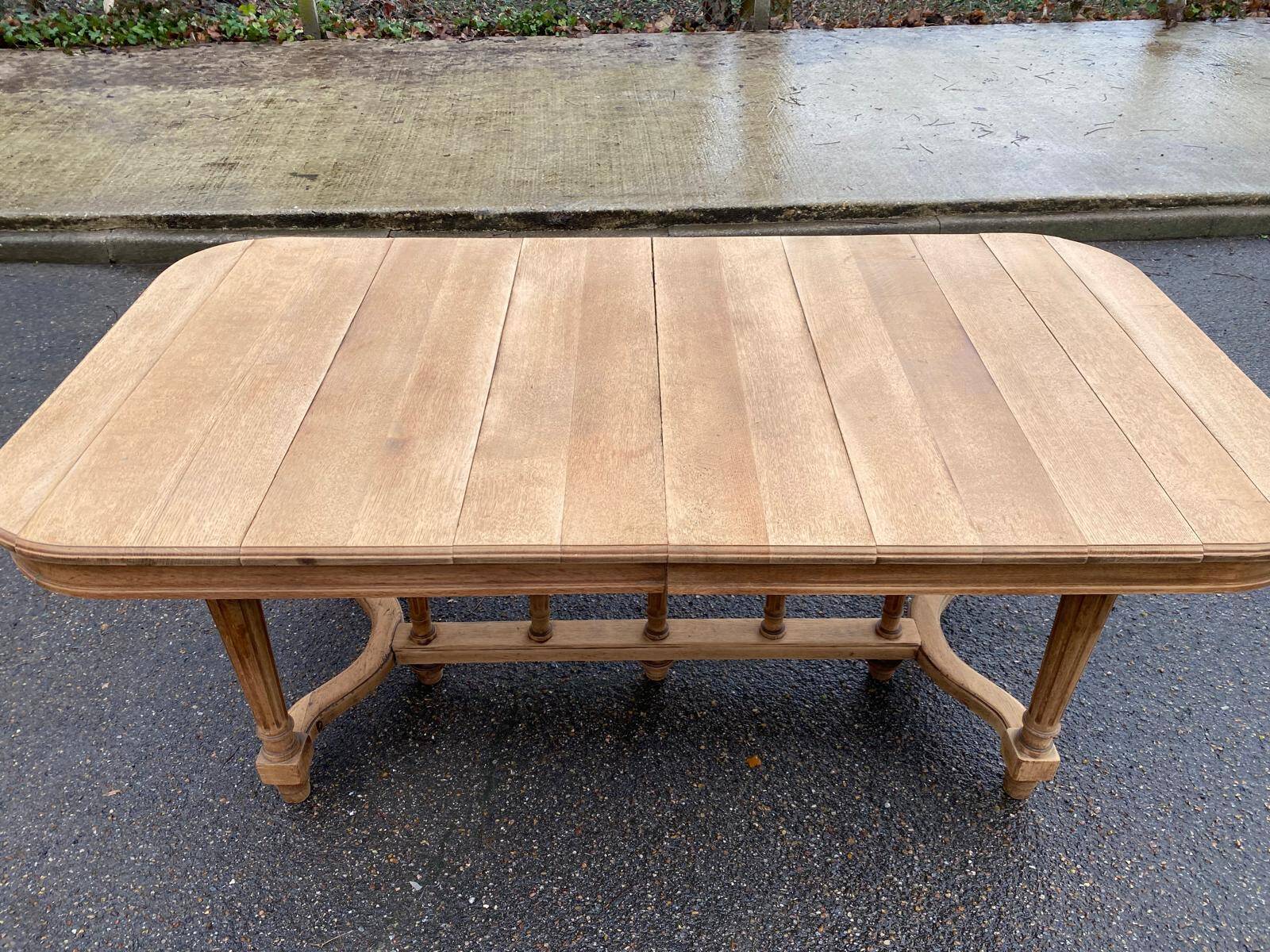 Renovated dining table in solid oak from the 19th century in Napoleon III style.